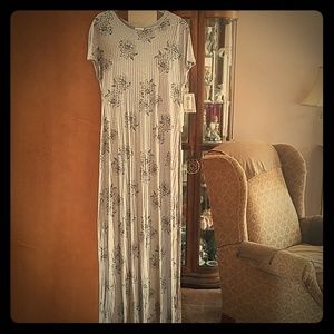 BNWT LuLaRoe Floral Maria XS Black & Grey HTF